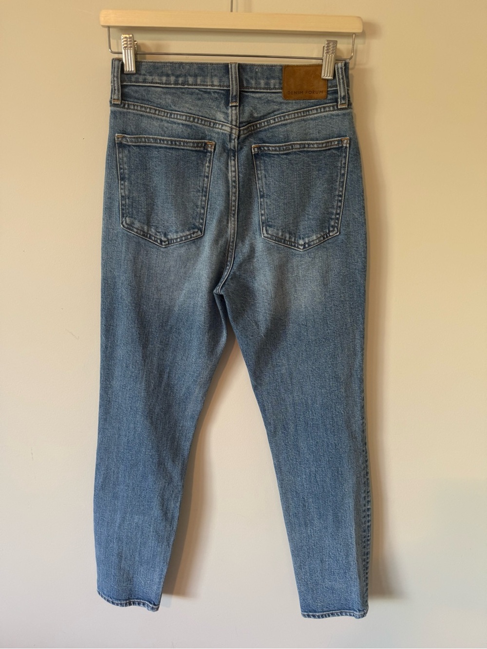 70. | Aritzia | Denim Forum | The Yoko High Rise Slim | 27 - Picture 3 of 7